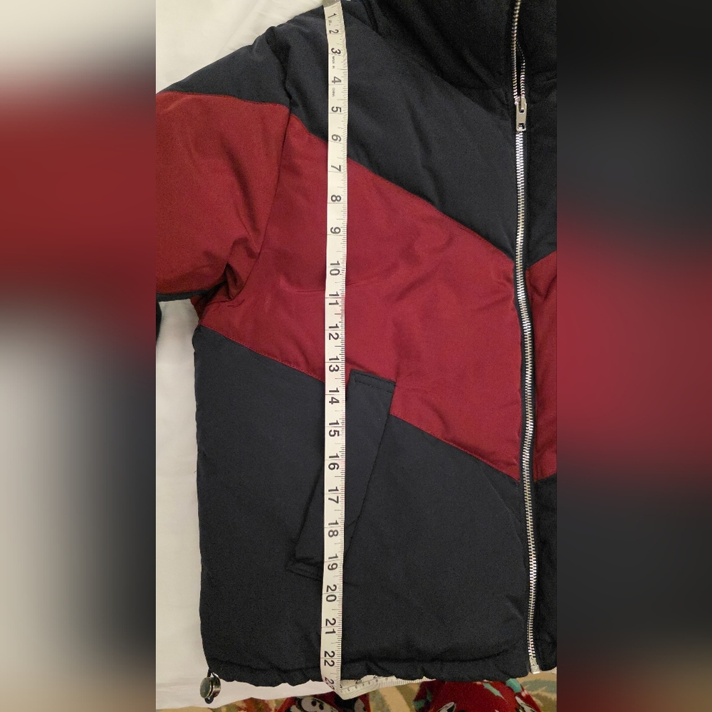 H&M Divided Puffer Jacket Navy Burgundy Red Zip Up Coat Size Small NWOT - Picture 11 of 11